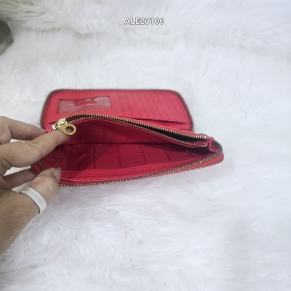 Marc By Marc Jacobs Red Leather Women's Wallet - Picture 7 of 15